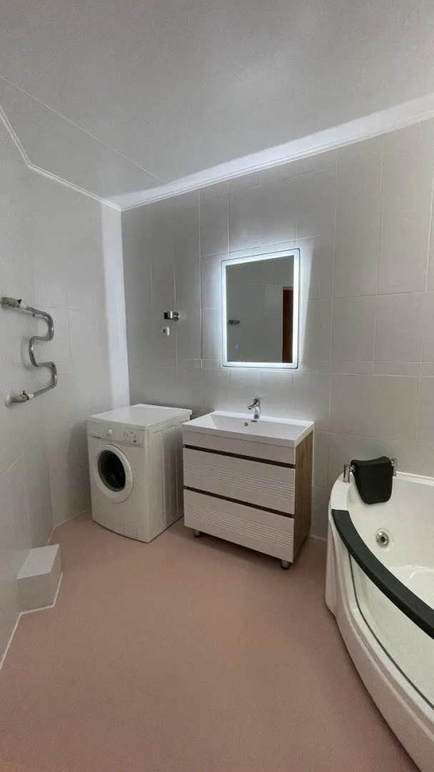 Апартаменты на проспекте Исатая Тайманова 58