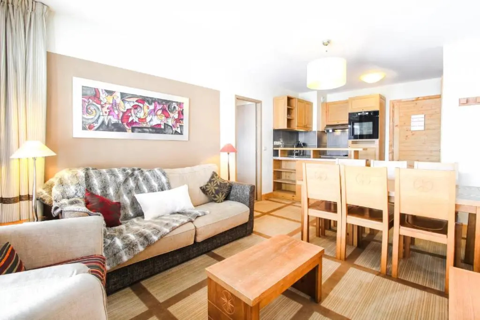 2 Bed Ski in and Ski out Luxury Apt in 5 star Residence