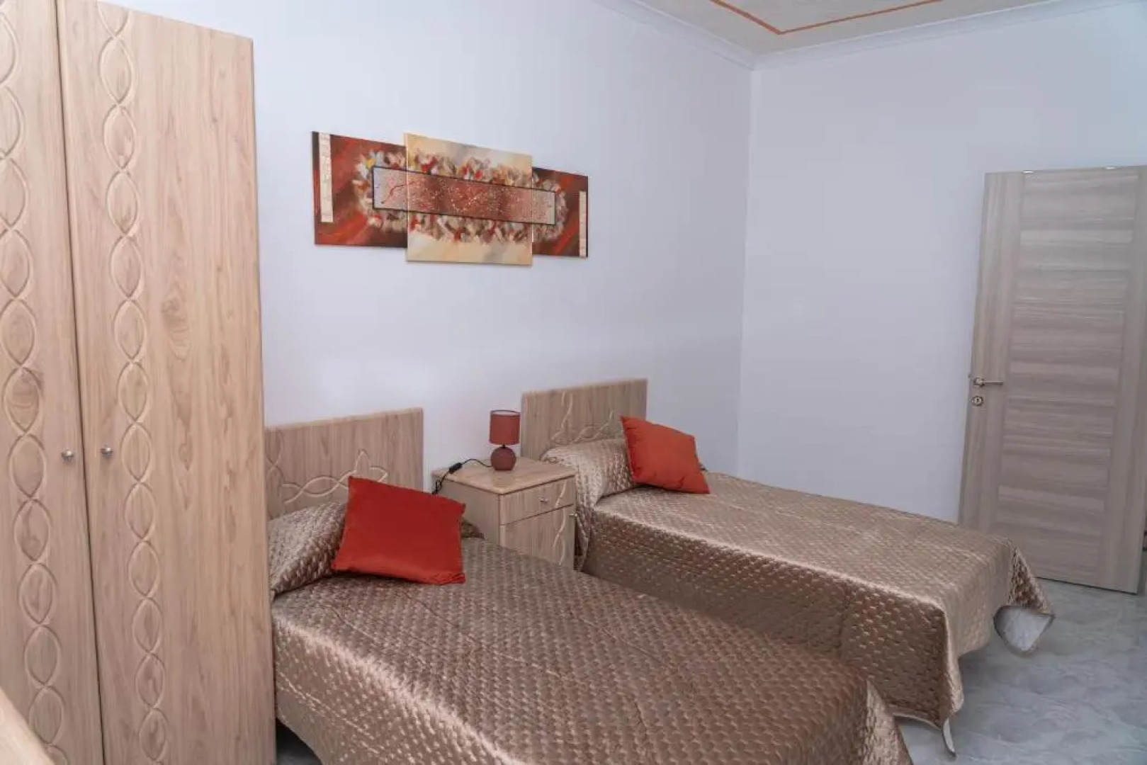 Riviera Mansions Apt. 9 - Side Sea-View, 3 bedroom Deluxe Apartment