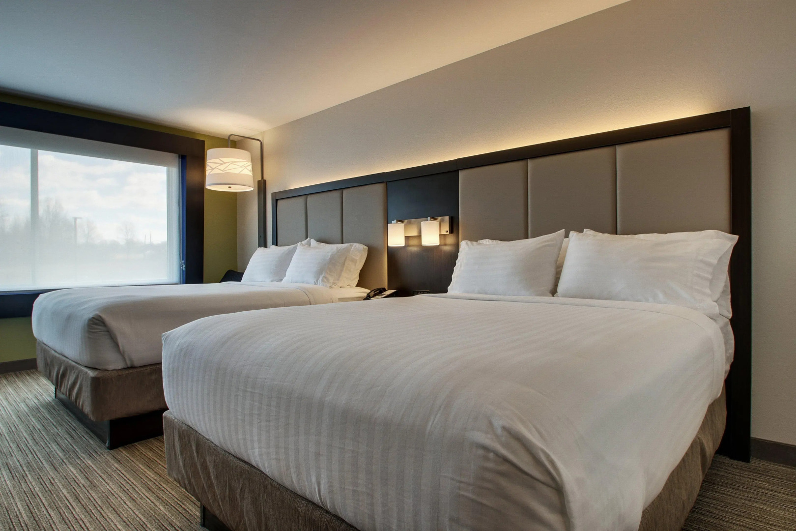 Holiday Inn Express & Suites Mount Vernon by IHG