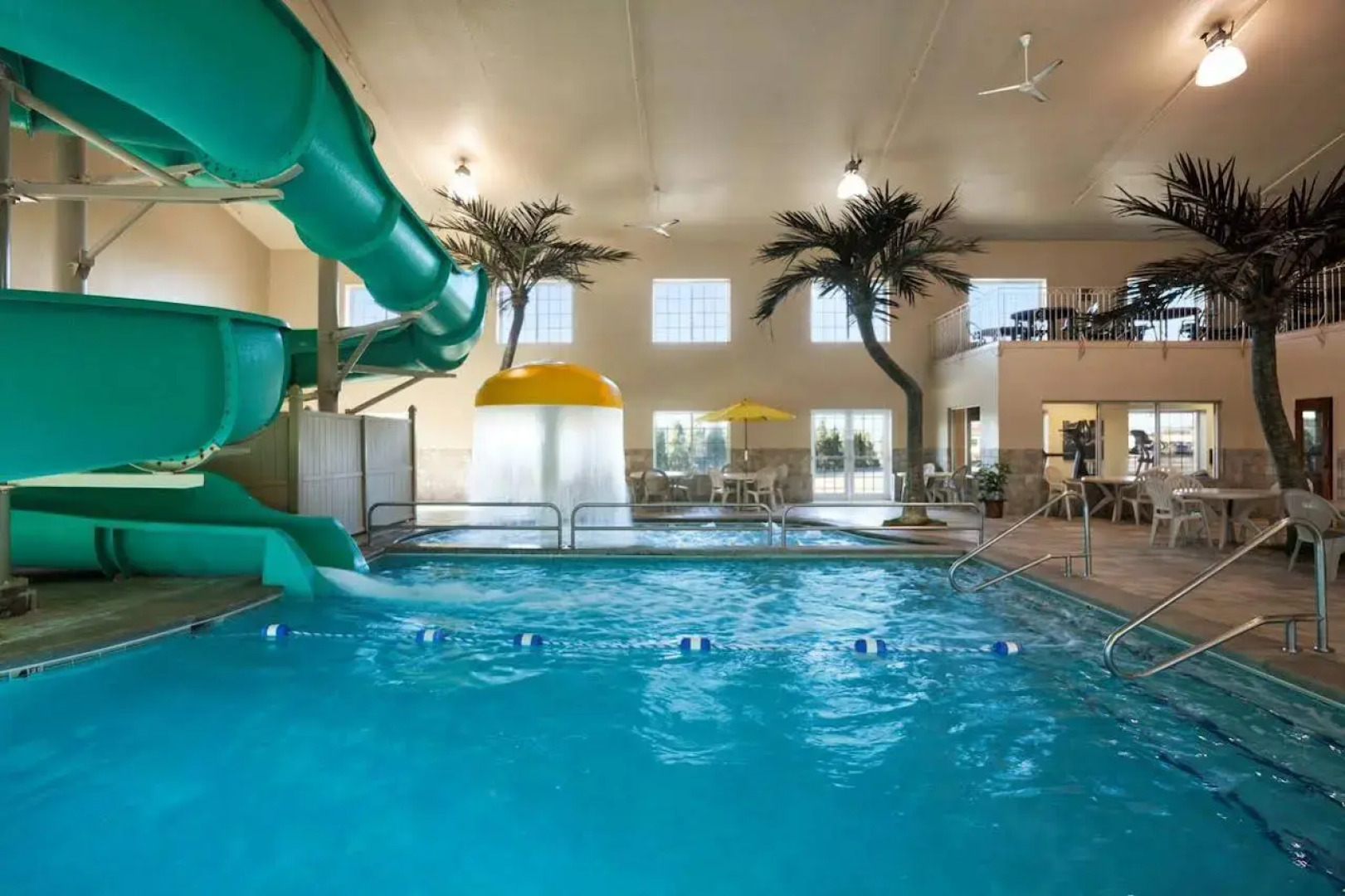 Country Inn & Suites by Radisson Bismarck Waterpark