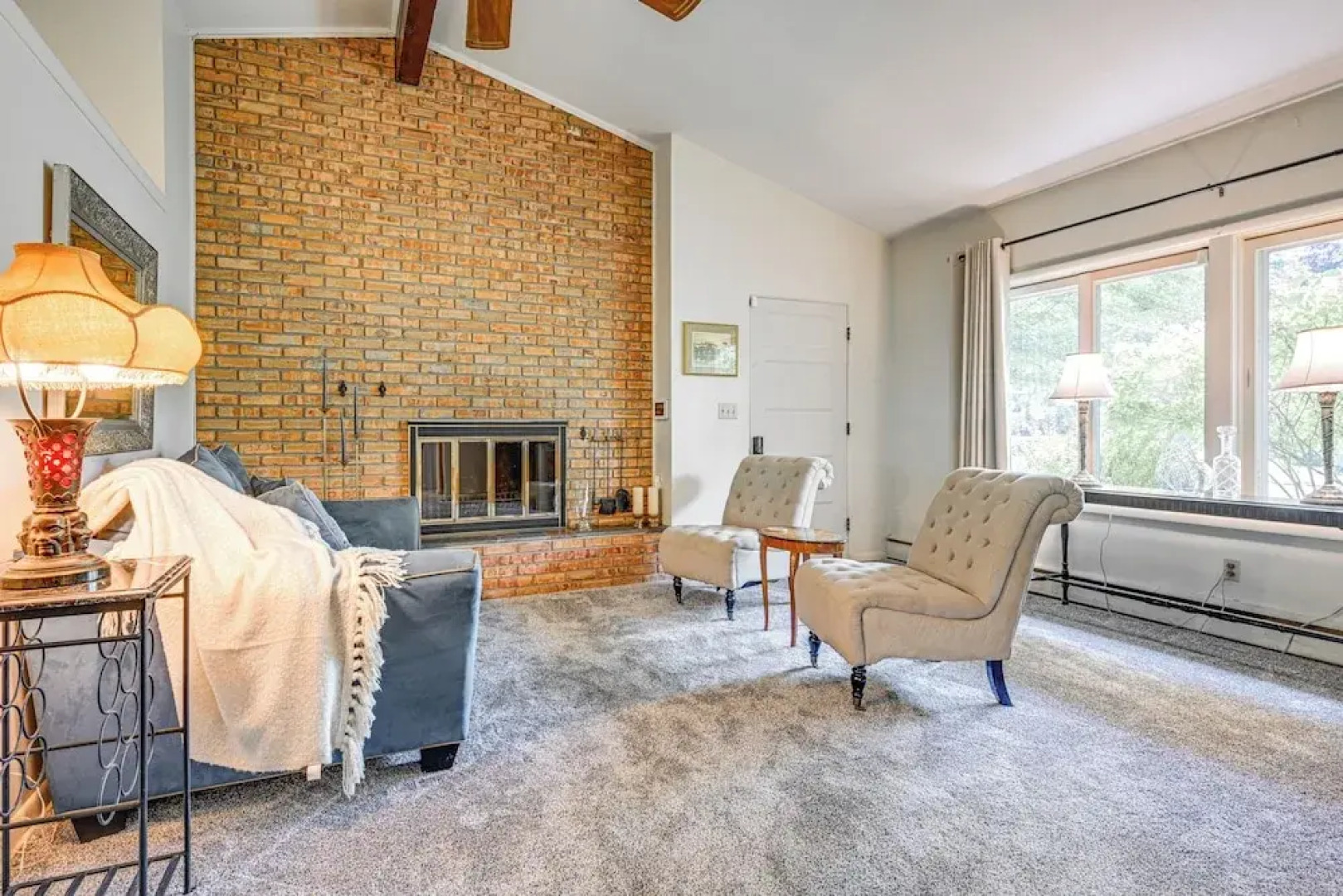 3 Mi to Michigan State: Apt w/ Patio in Lansing!