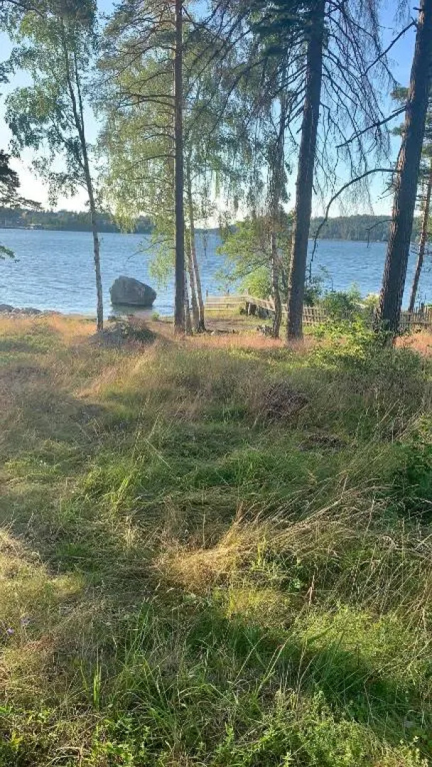 Charmig stuga av rustik stil i Stockholms område