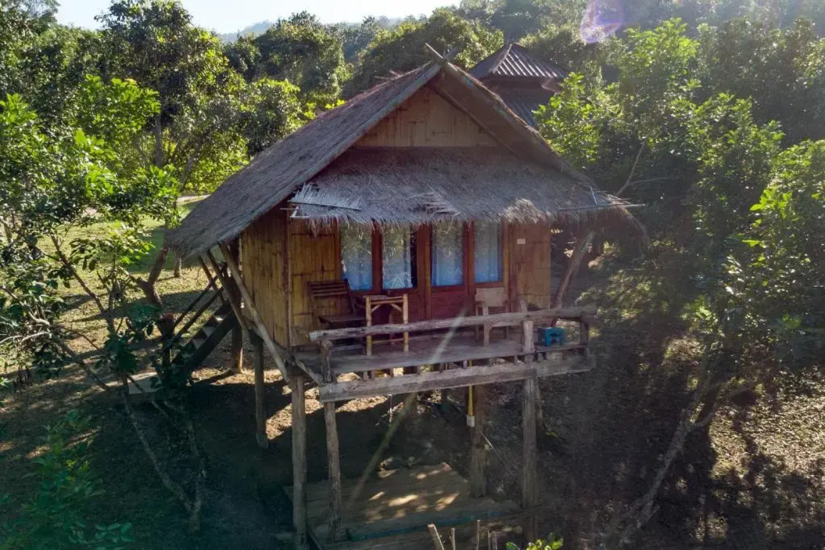 Tawan Riverside - Elephant Resort