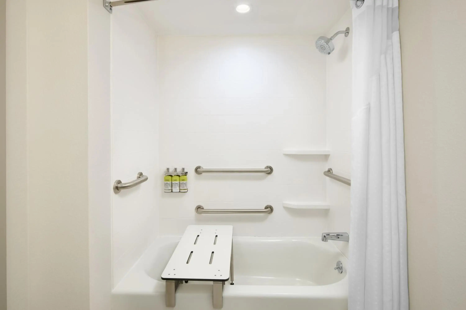 Holiday Inn Express & Suites Atlanta - Tucker Northlake by IHG