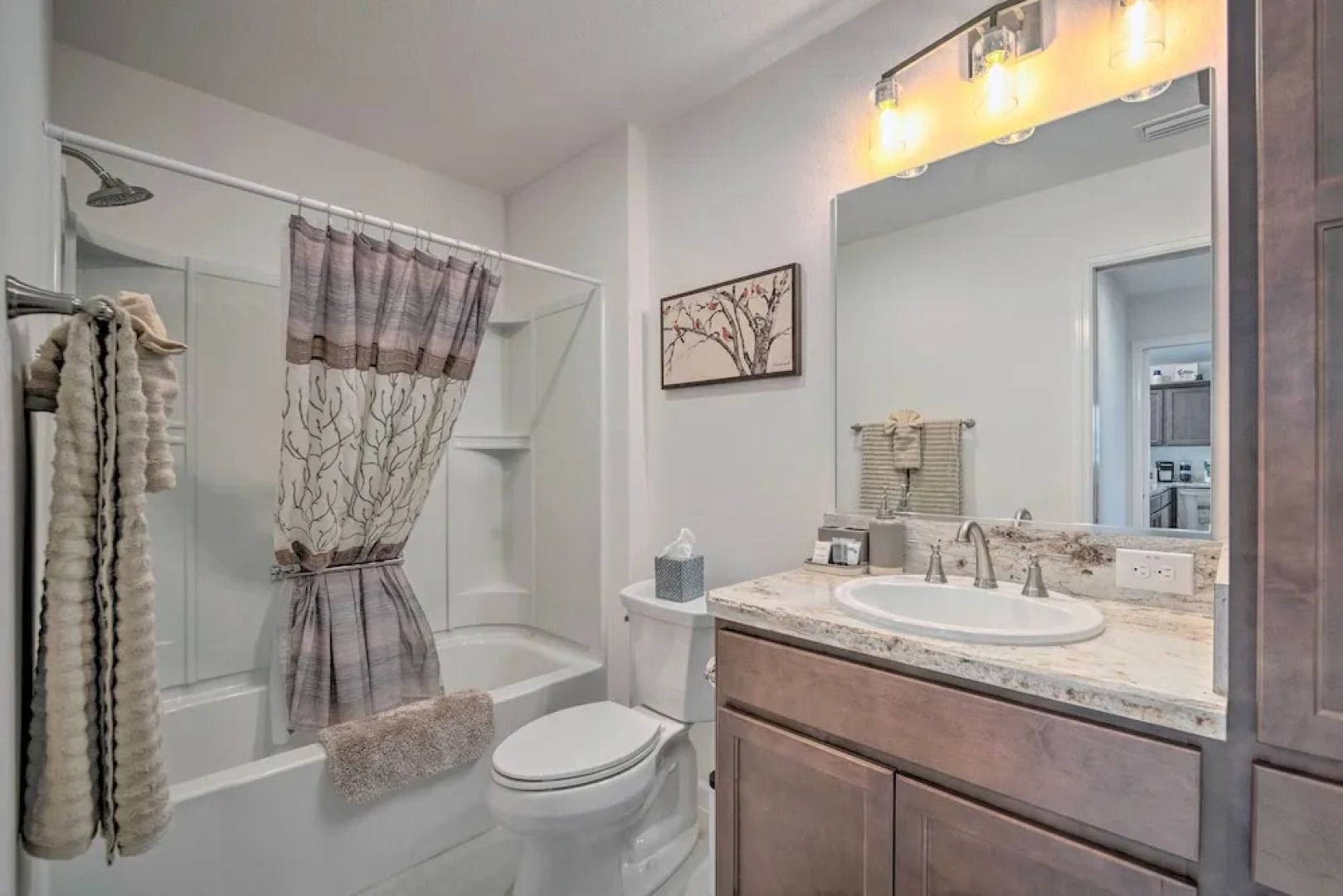 Lanai & Resort Amenities: The Villages Getaway