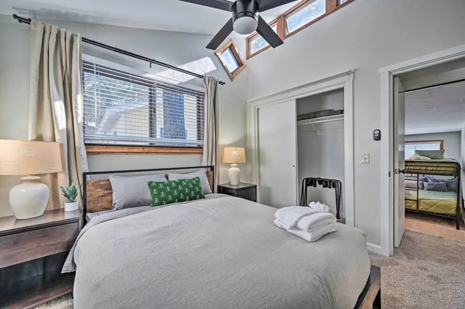 Flagstaff Cabin w/ Hot Tub & Fire Pit!