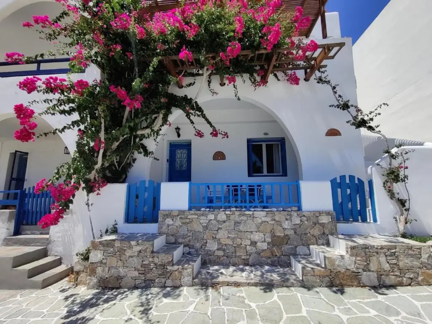Family house by the seaside of Karavostasis