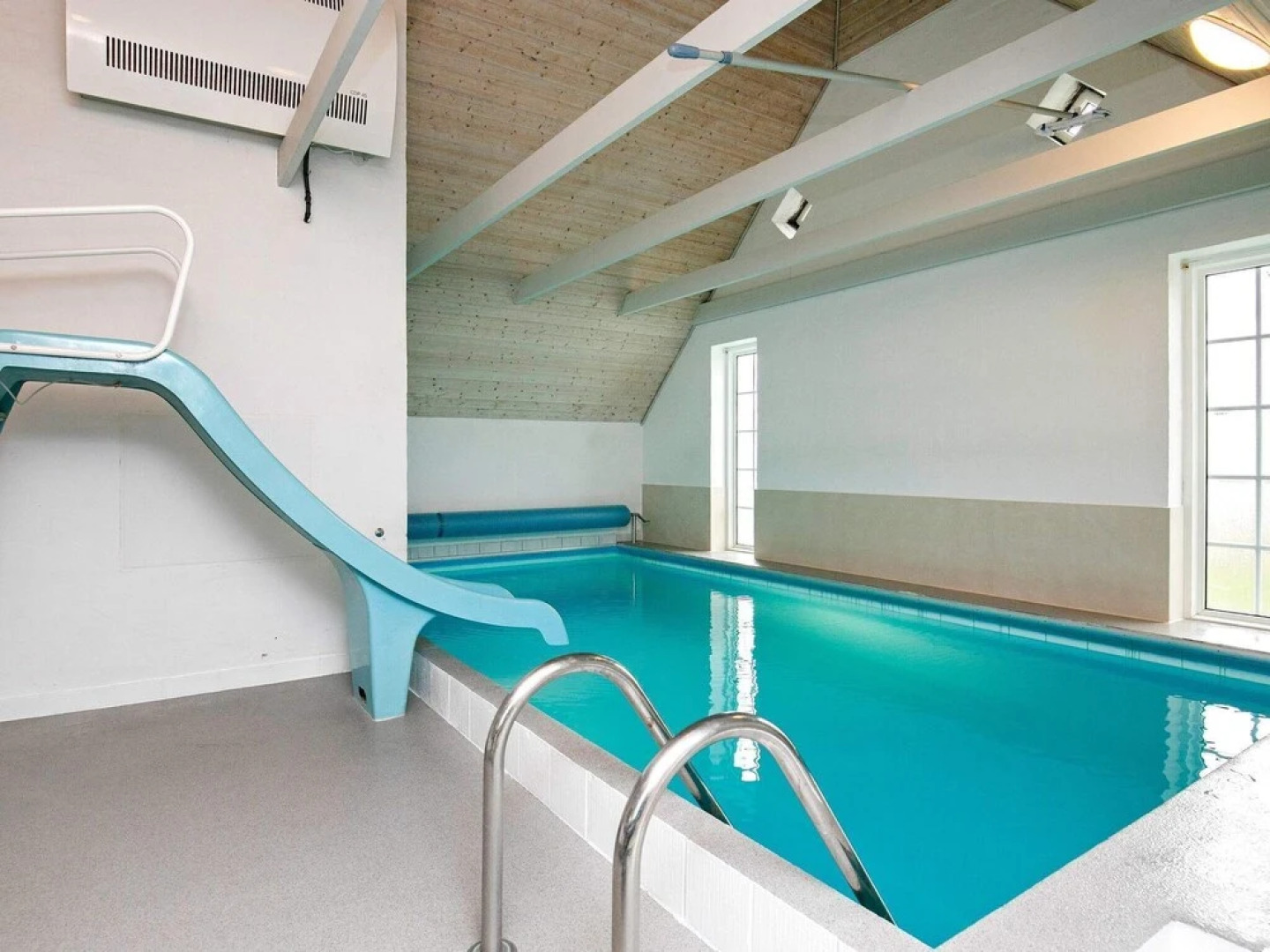 Spacious Cottage in Ulfborg With Indoor Pool