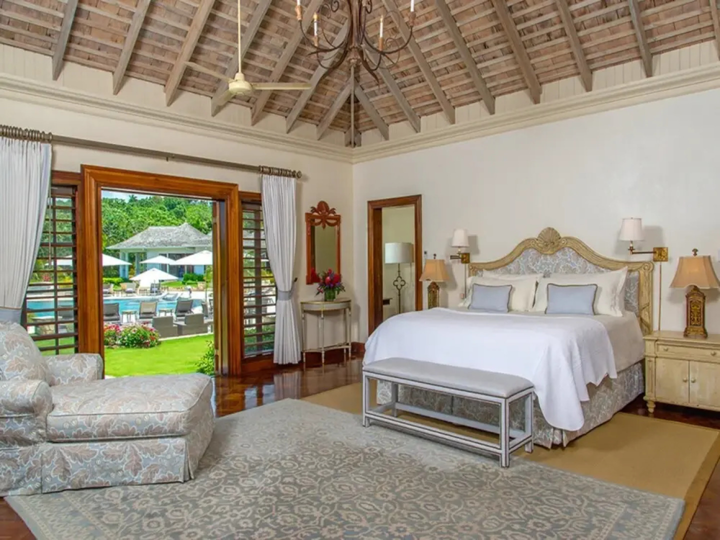 Sunny Vacation Villa 20