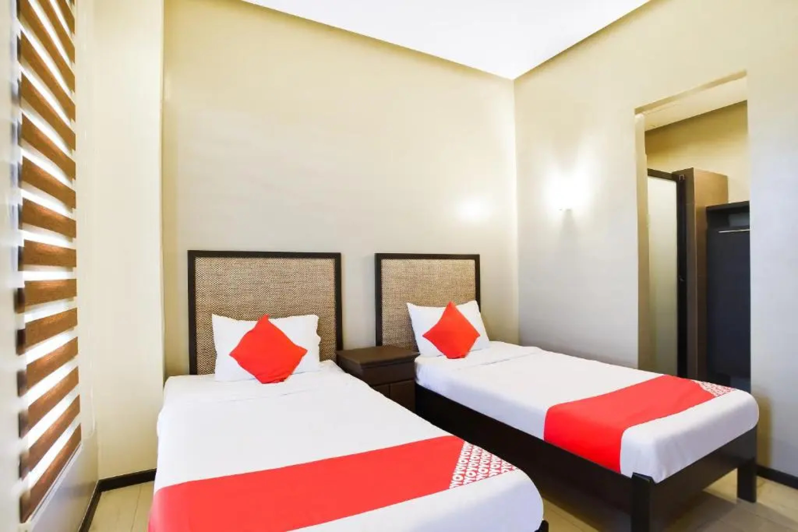 OYO 425 Residences By Sirc (Vaccinated Staff)