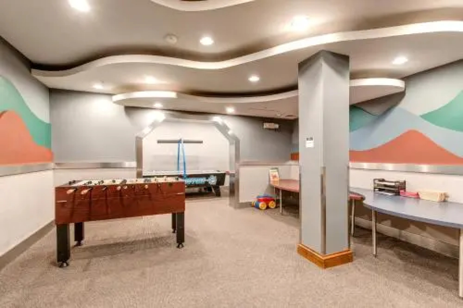 Eagle Springs East 101: Red-Wing Suite