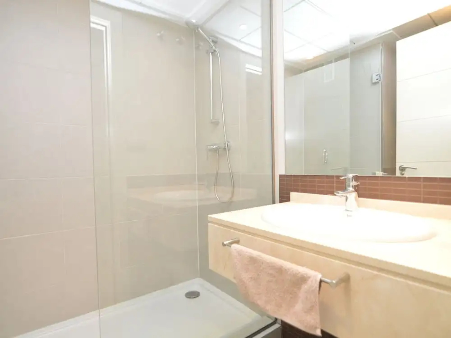 Beautiful luxury apartment in Las Colinas Golf & Country Club, shared pool