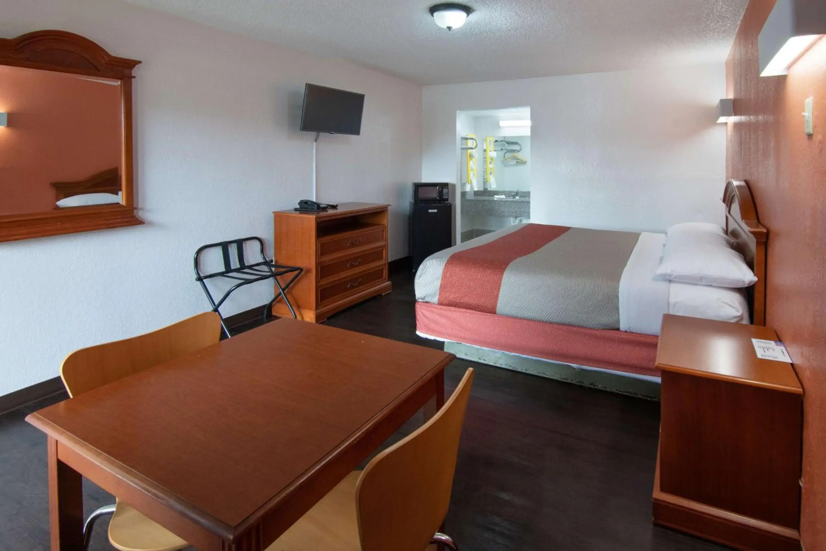 Motel 6 Montgomery, AL - Coliseum