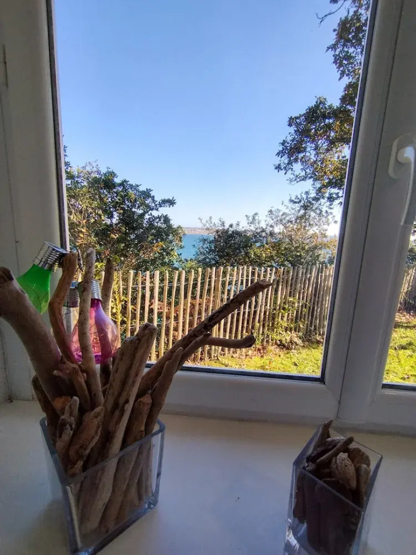 Superb Villa With sea View Near the Beach