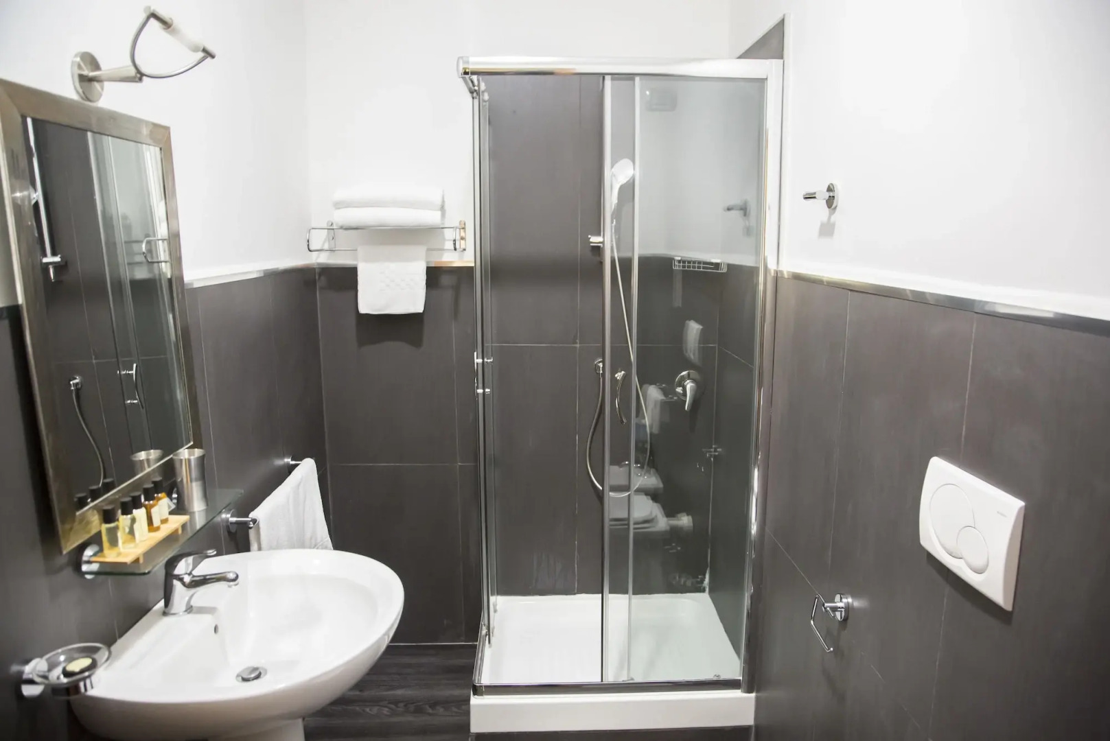 Inn Rome Rooms & Suites