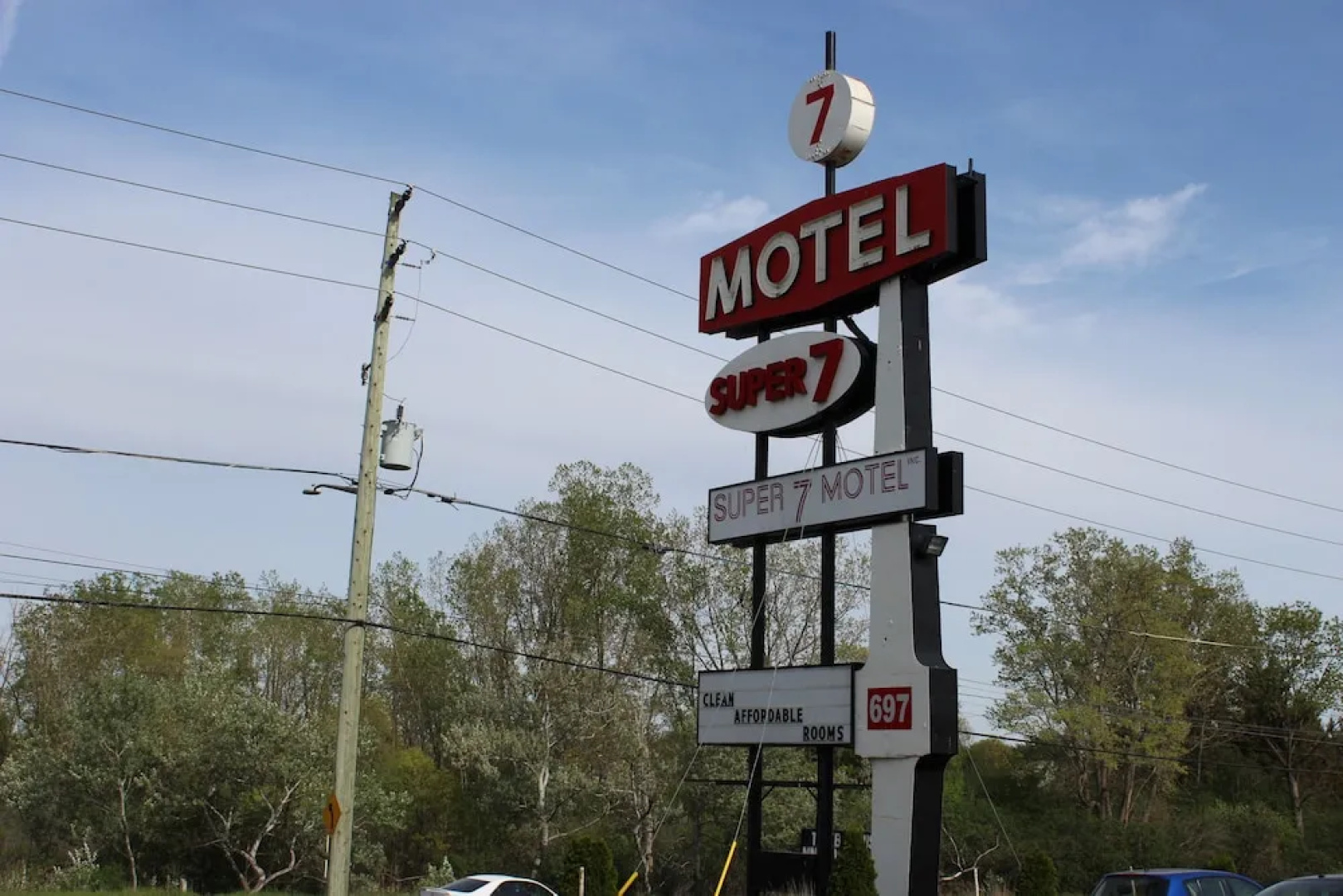Super 7 Motel