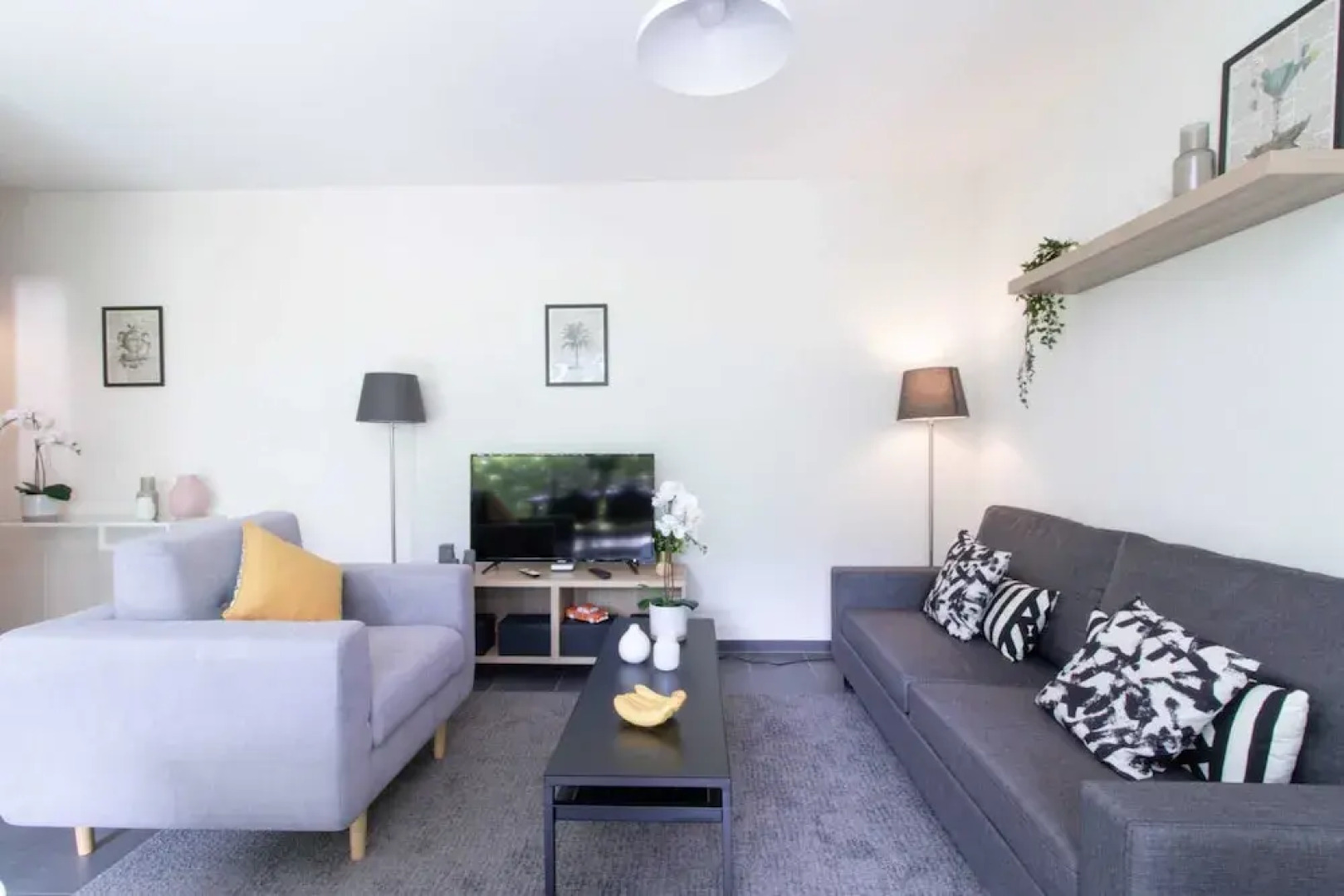 Modern 1 Bedroom Apartment at Le Bouveret. Self-checkin