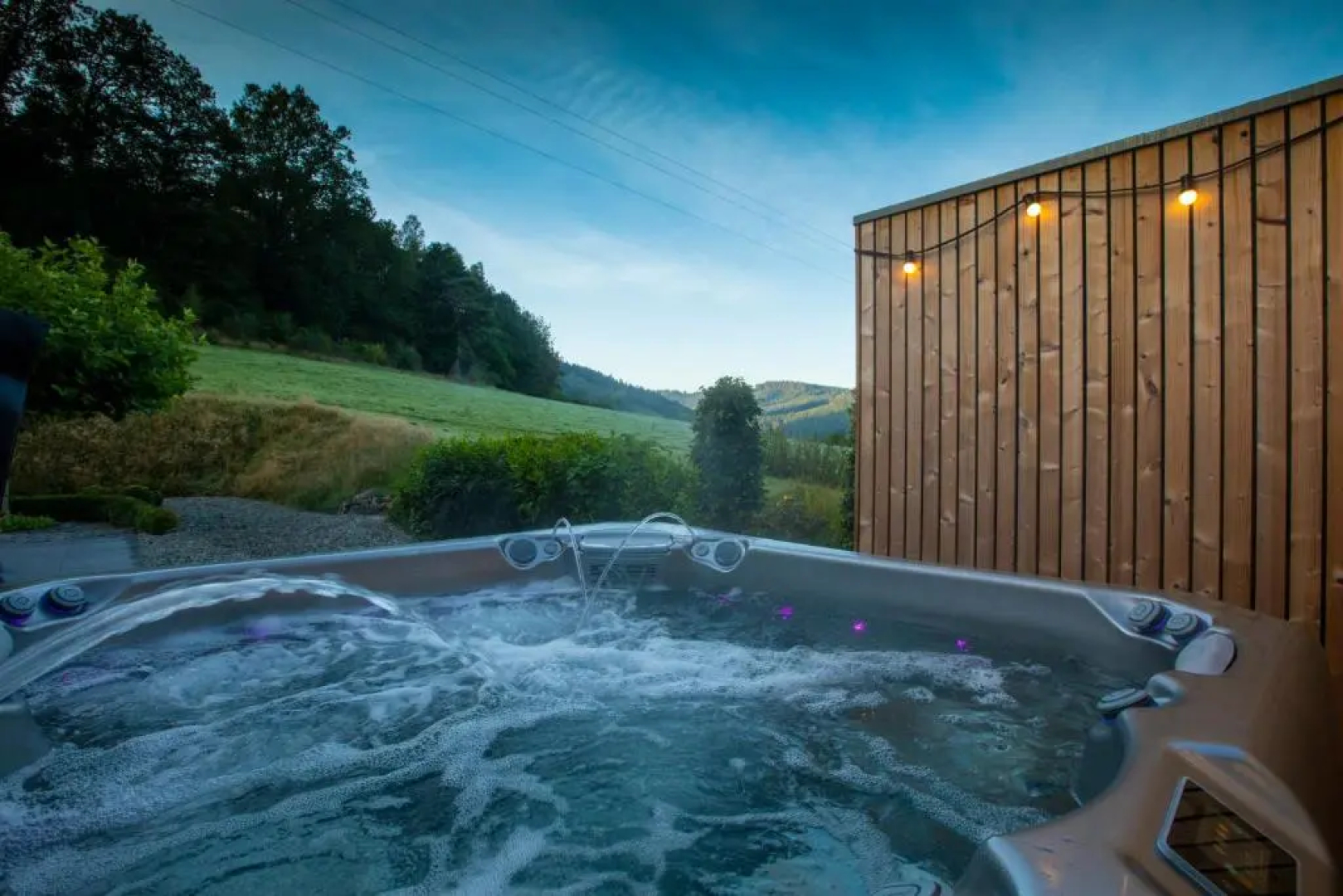 Les Avernas En Haut Romantic Getaway