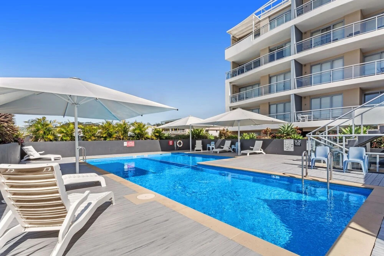 Cote D'Azur, Unit 40/61 Donald Street