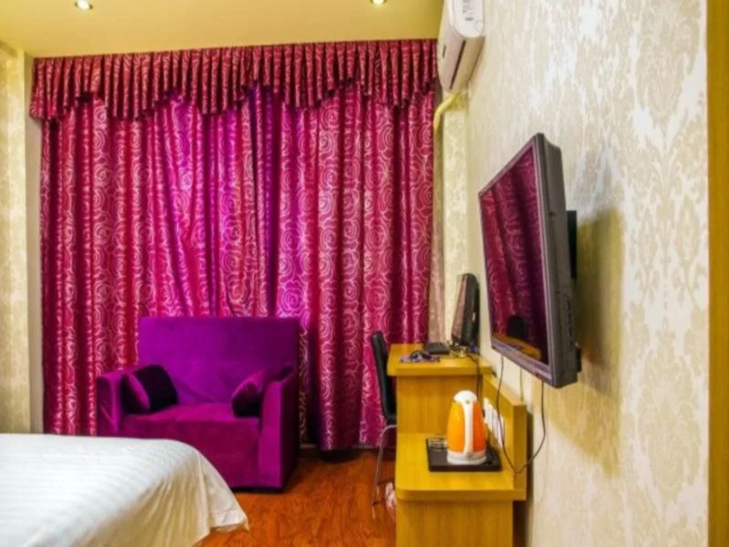 7 Days Inn Yinbin Ren Min Park Branch