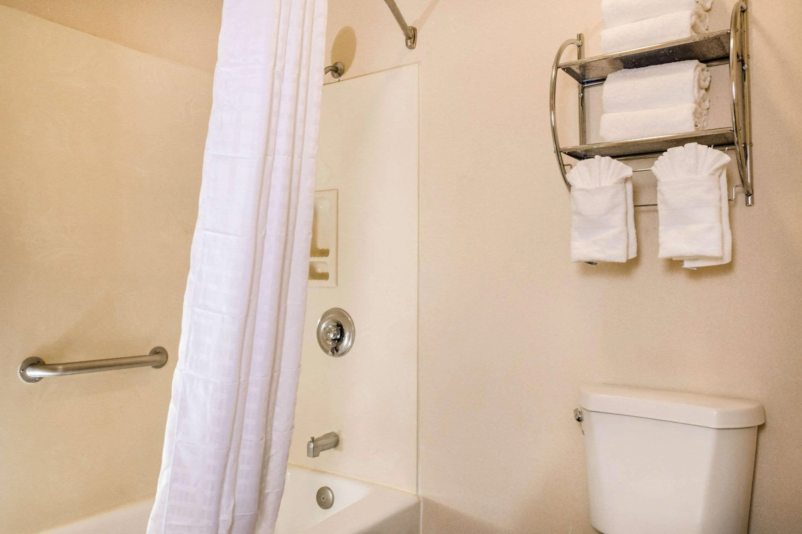 Quality Inn & Suites Lathrop - South Stockton