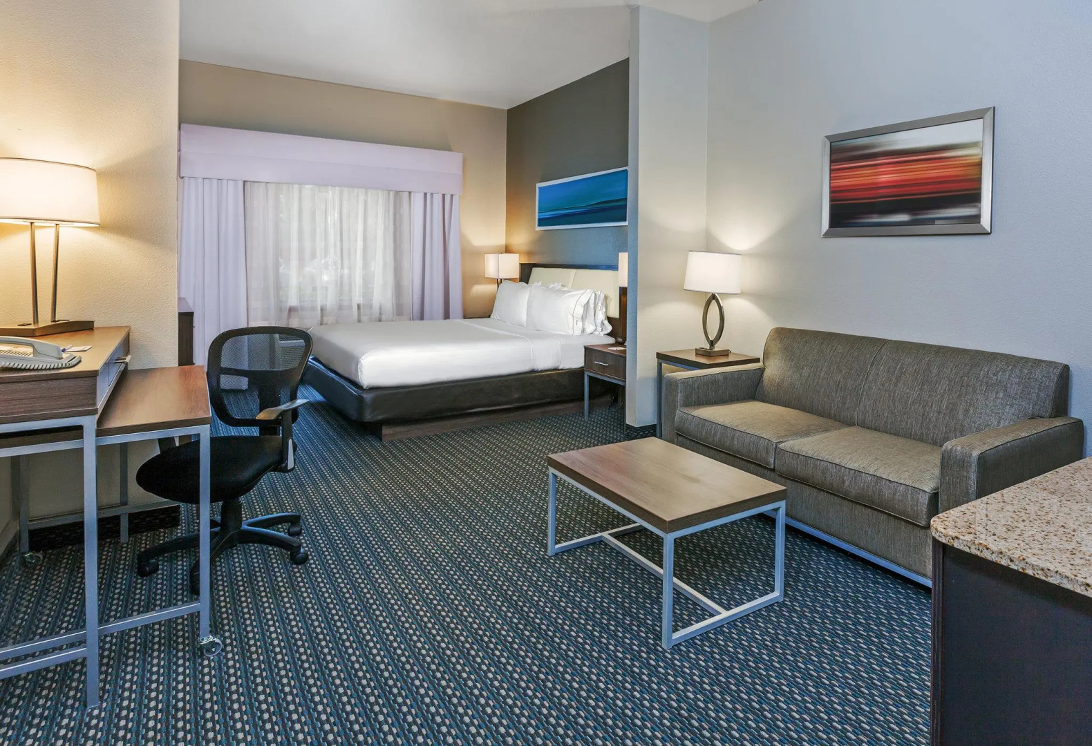 Holiday Inn & Suites Pharr
