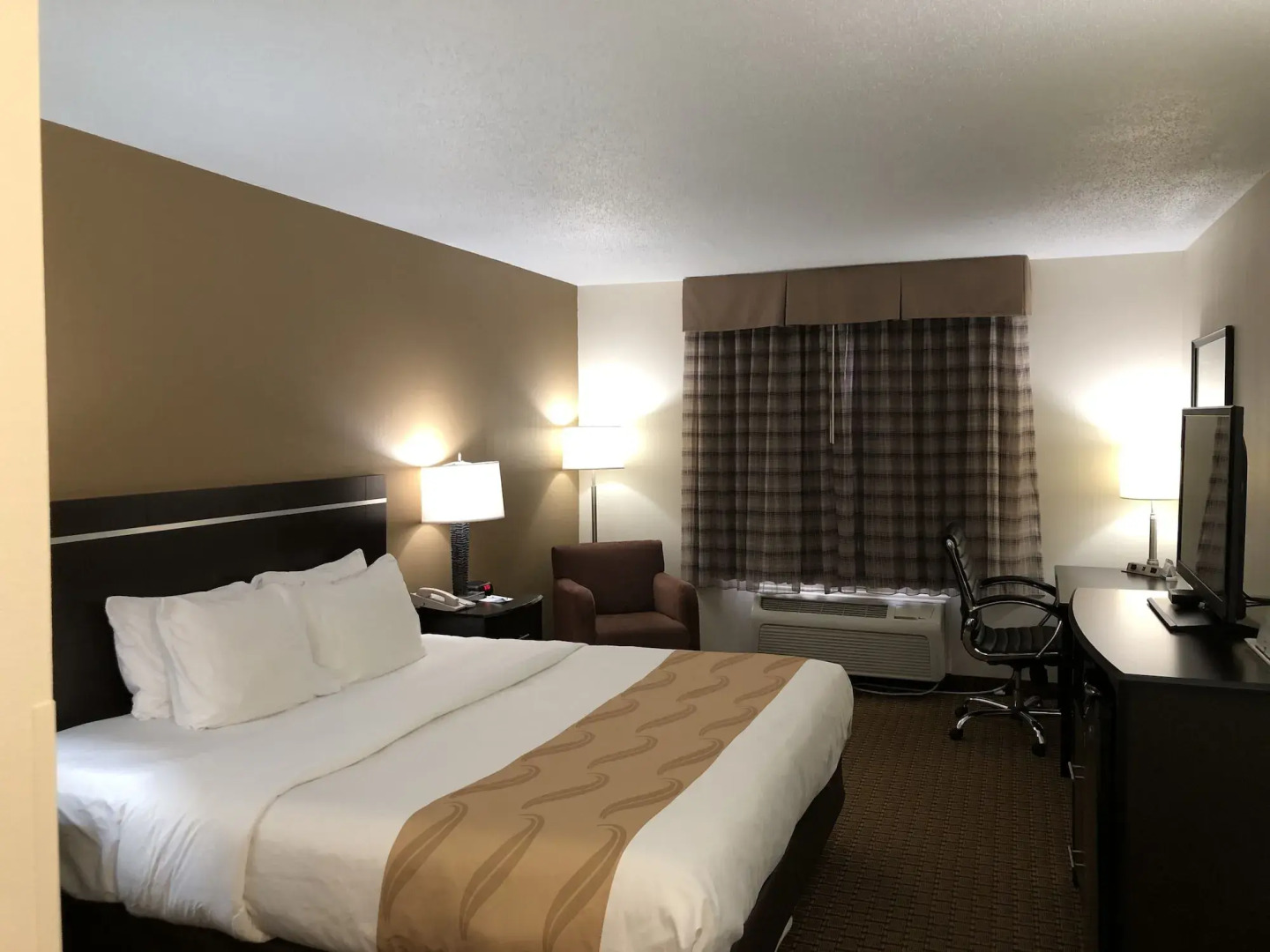 Quality Inn & Suites Sun Prairie Madison East