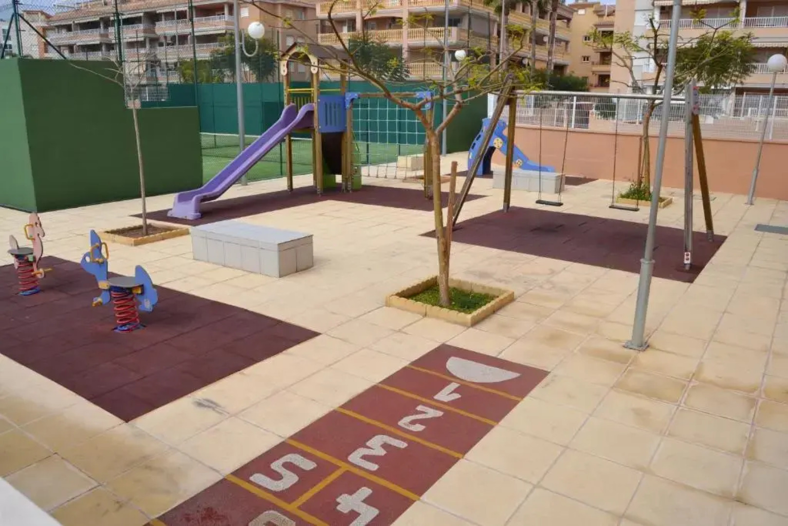 Apartamento Nuevo con Gran Terraza y Wifi en Canet