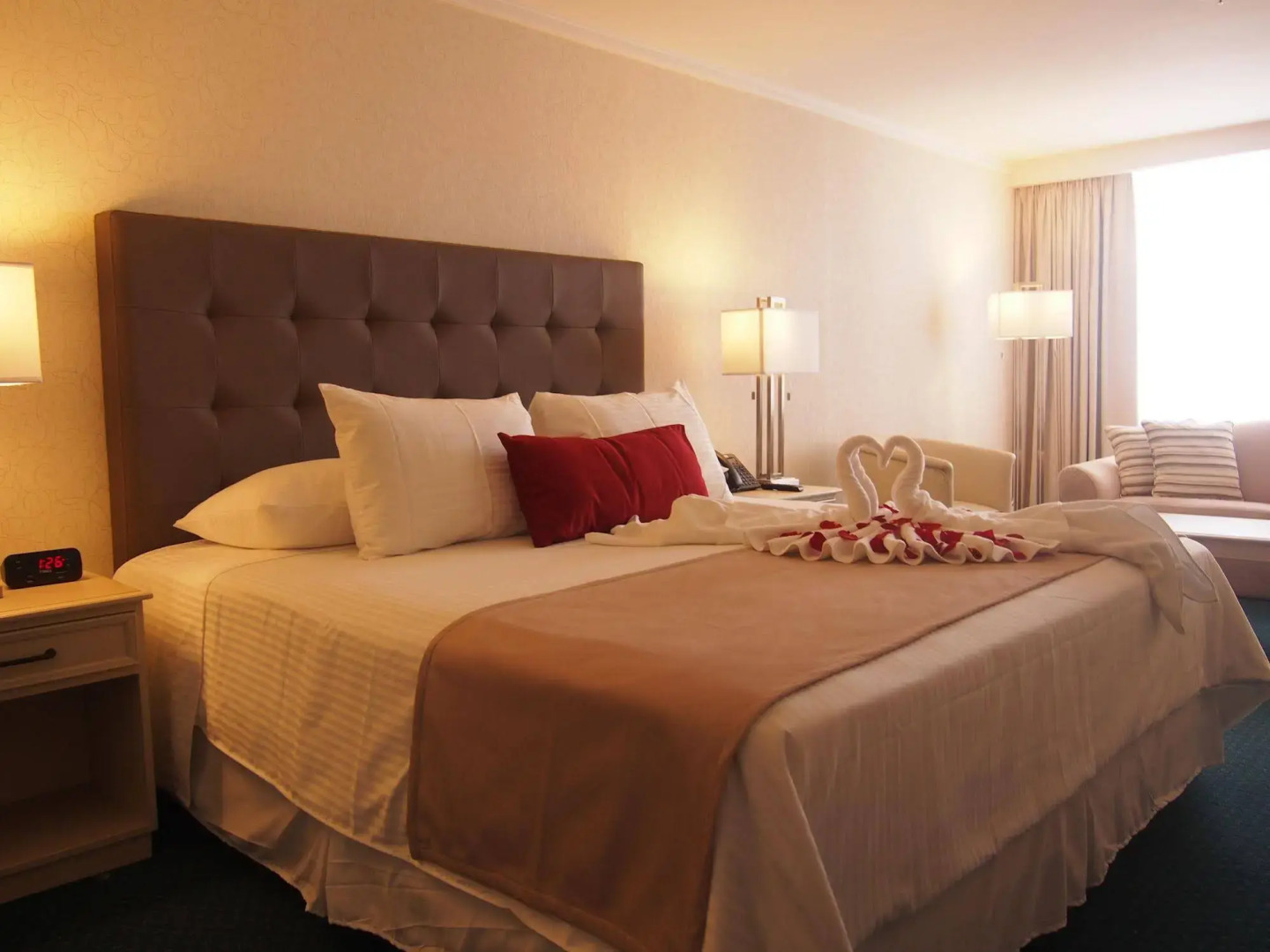 Clarion Hotel Amon Plaza