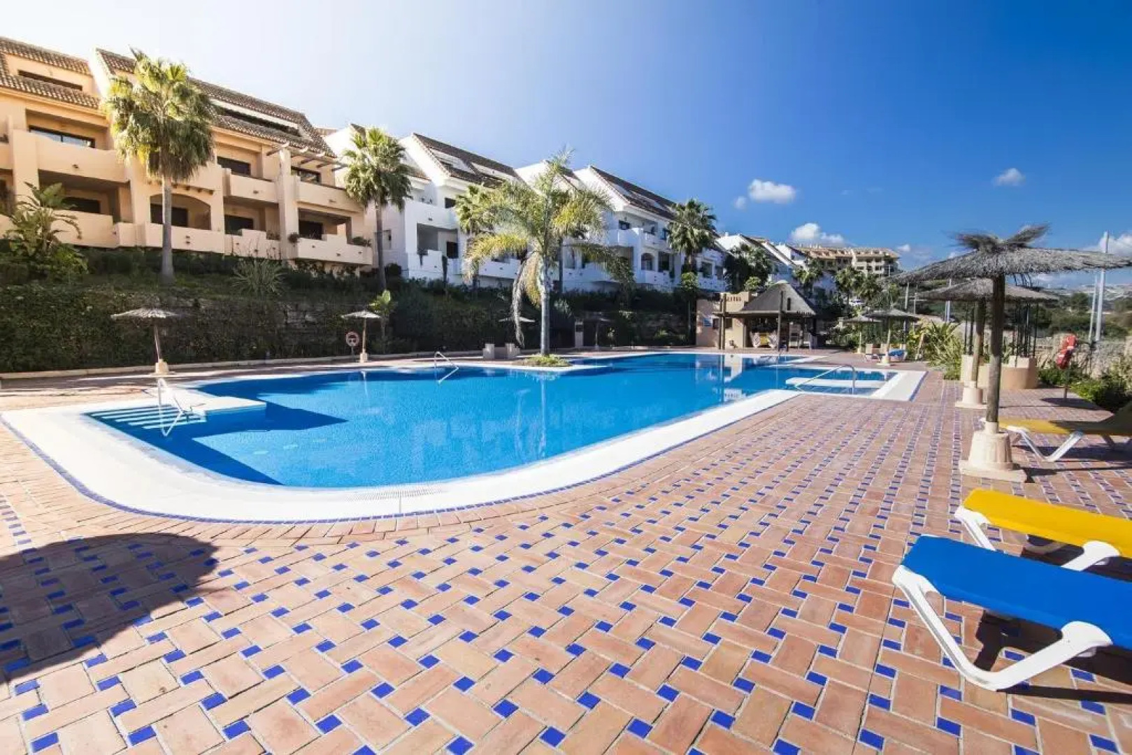 2134-Modern apt with terrace sea view