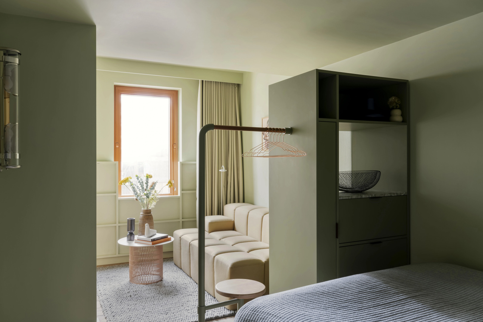 Locke At Broken Wharf