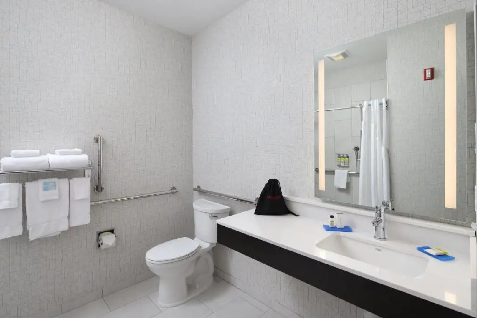 Holiday Inn Express Grand Rapids SW by IHG