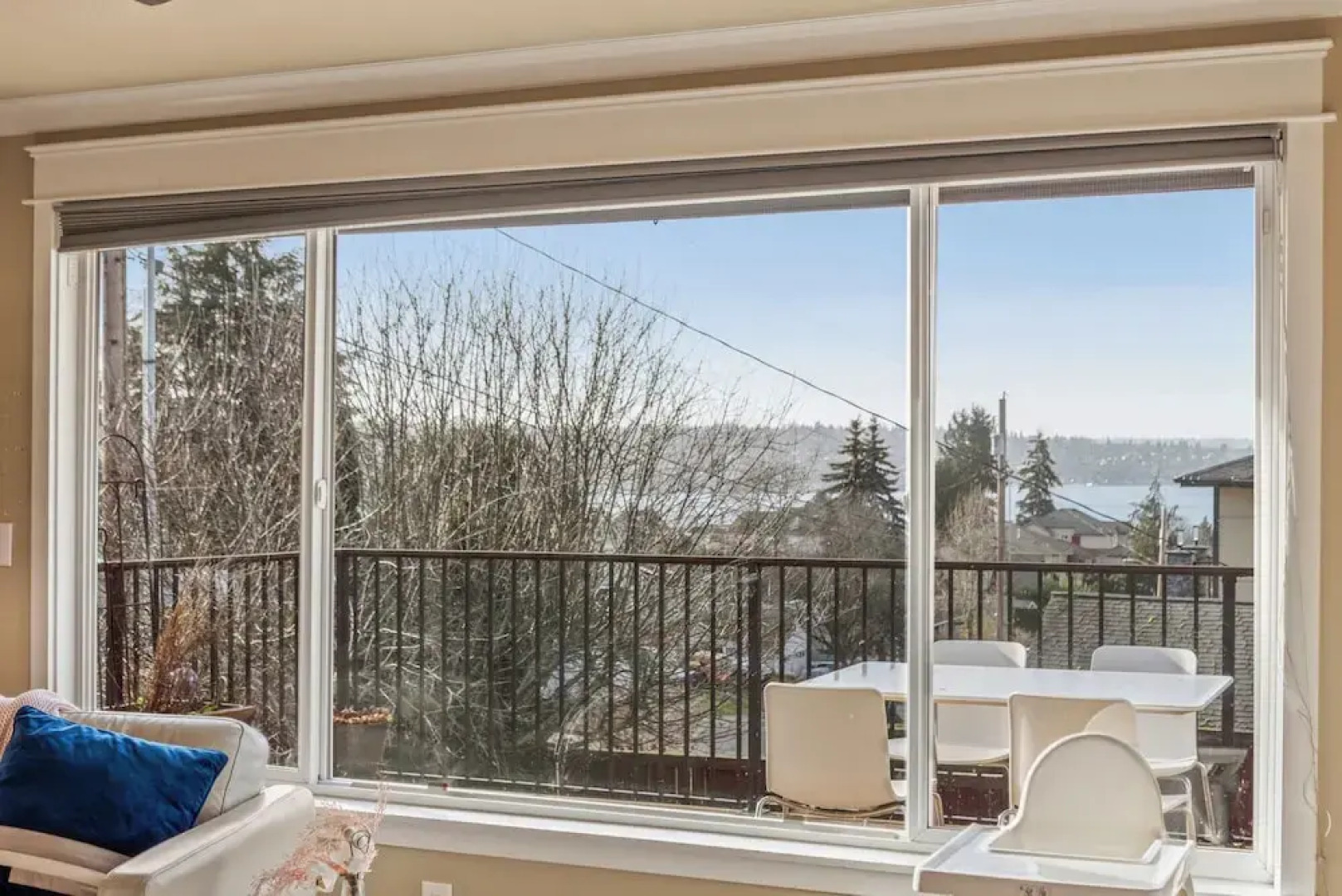 Renton Lakeside Oasis, Lakeview, 4B 2.5B, Spacious