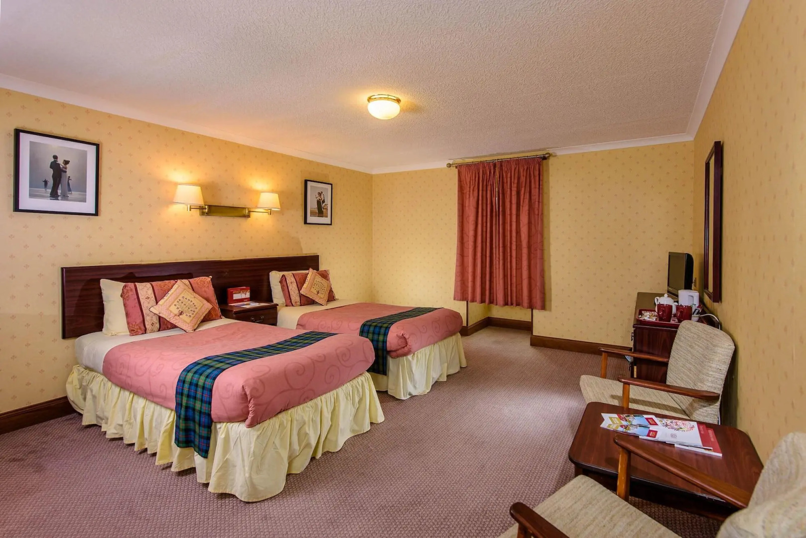 Muthu Dalmally Hotel