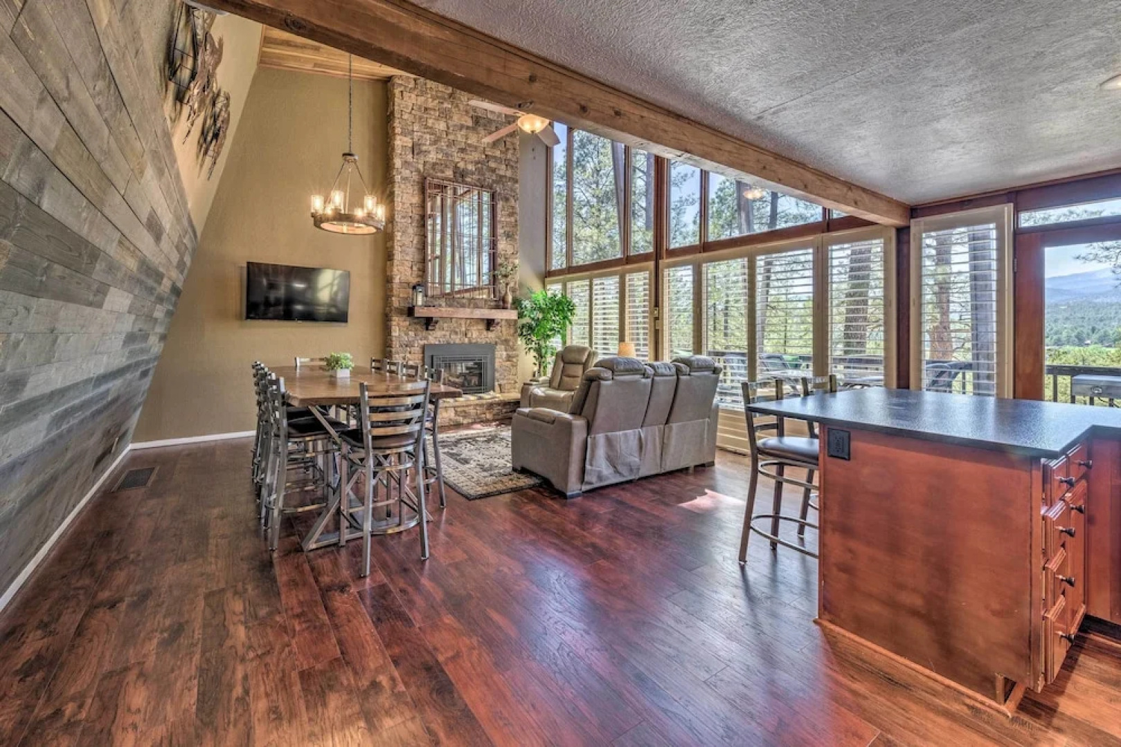 Hot Tub, Game Room & Sauna: Ruidoso Hideaway!