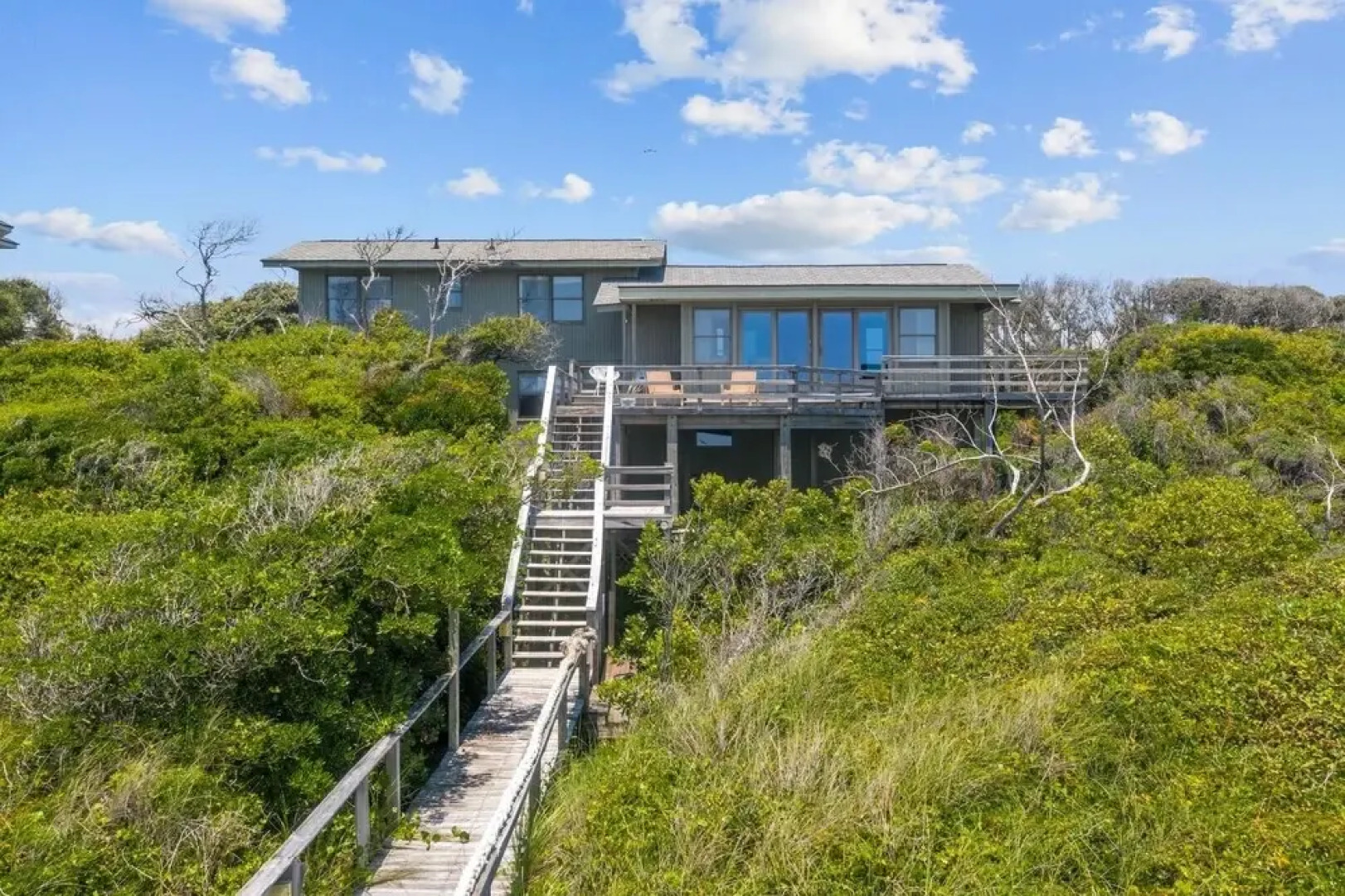 The Green Flash 4 Bedroom Home by RedAwning