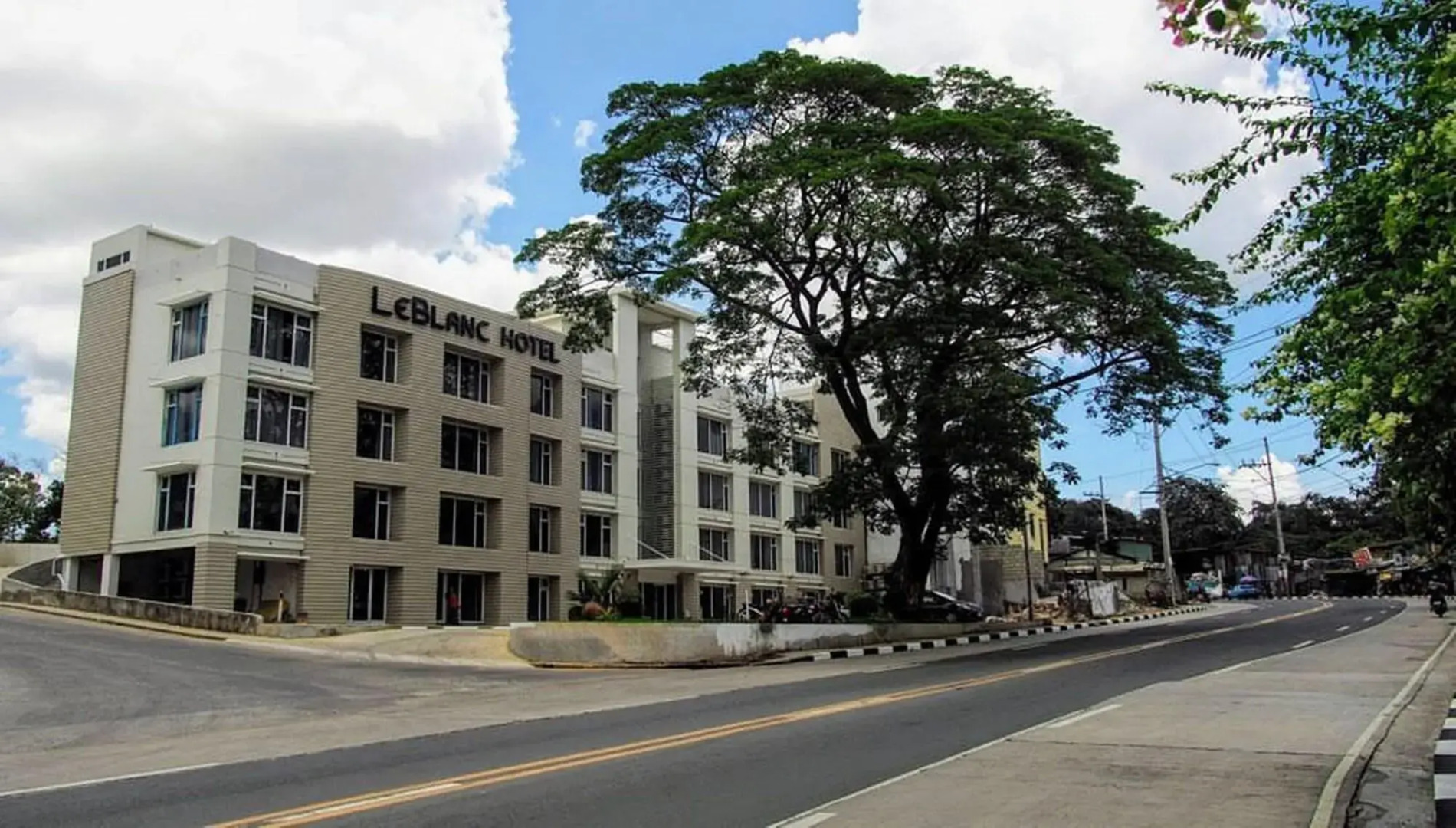 LeBlanc Hotel and Resort