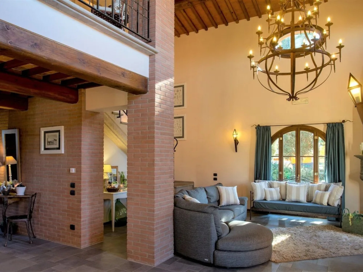 Spacious Peccioli Villa