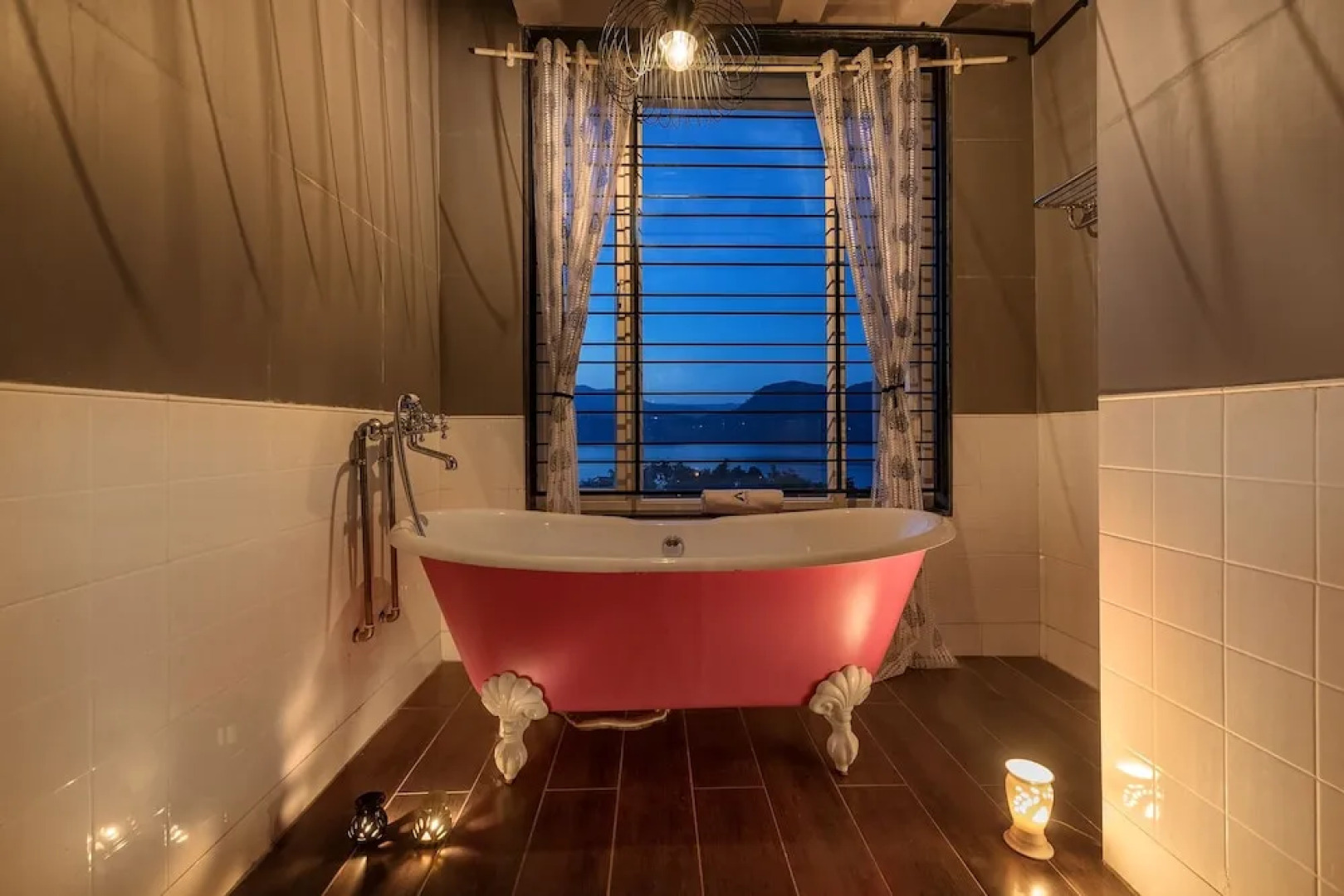 CosmicStays Afita Mohari-Solar Powered Lakehouse