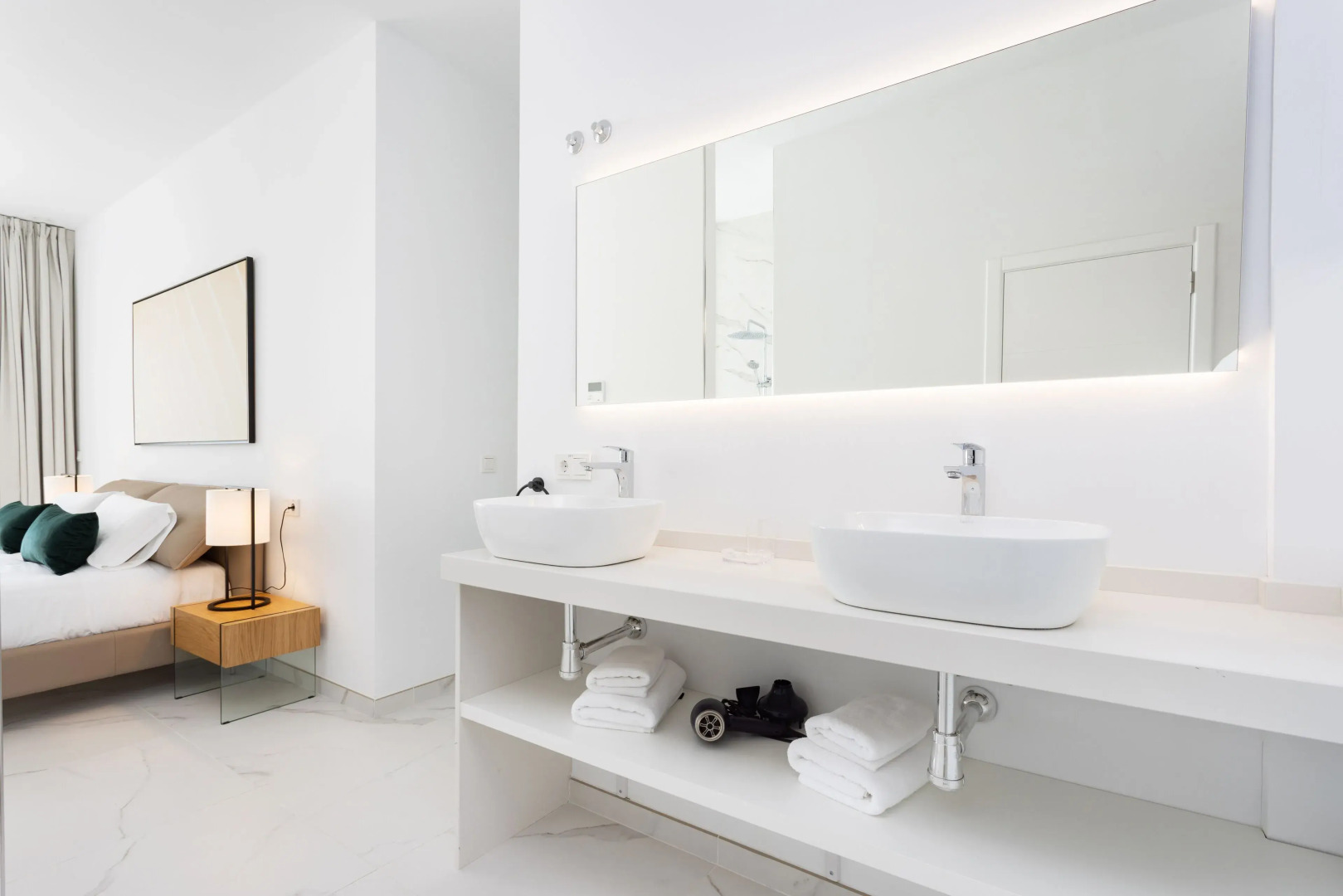 Crystal I Luxury Apartments