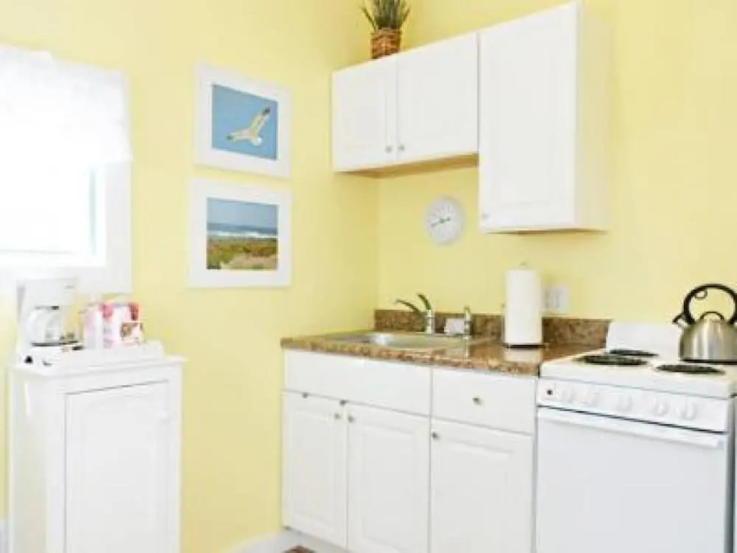 2 River Road Inn and Cottages