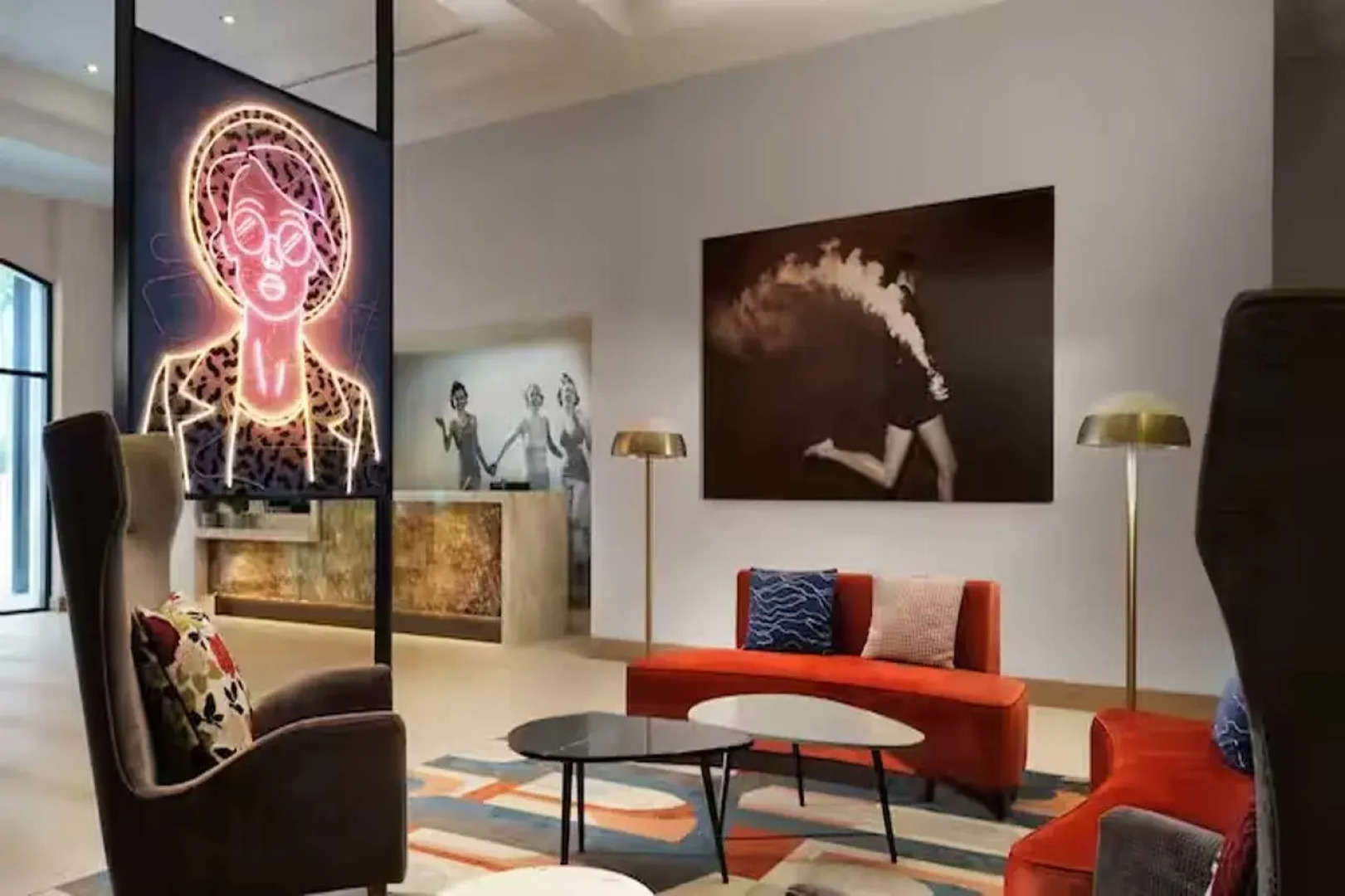 Hotel Zessa Orange County Airport, a DoubleTree by Hilton