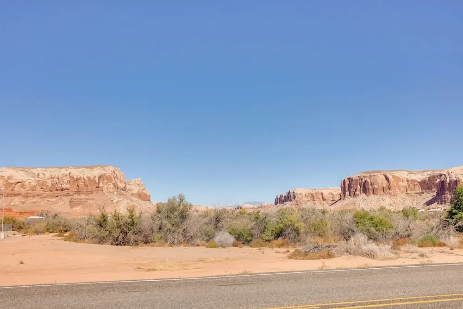 Stunning Views: Quiet Bluff Home Near Hiking!