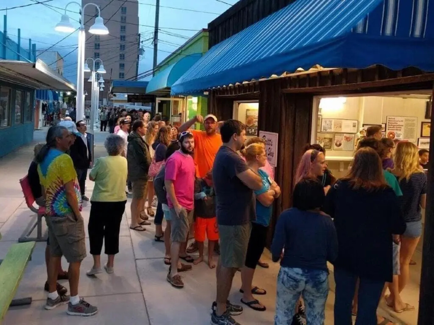 Beach Harbour 17 at the CB Boardwalk Walk to everything!