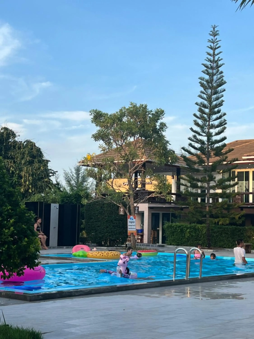 Thipburee Resort