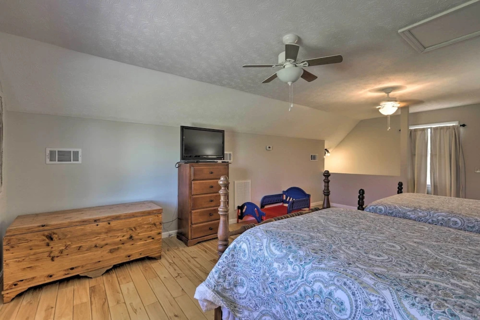 Pine Mountain Valley House w/ Pool & Grill!