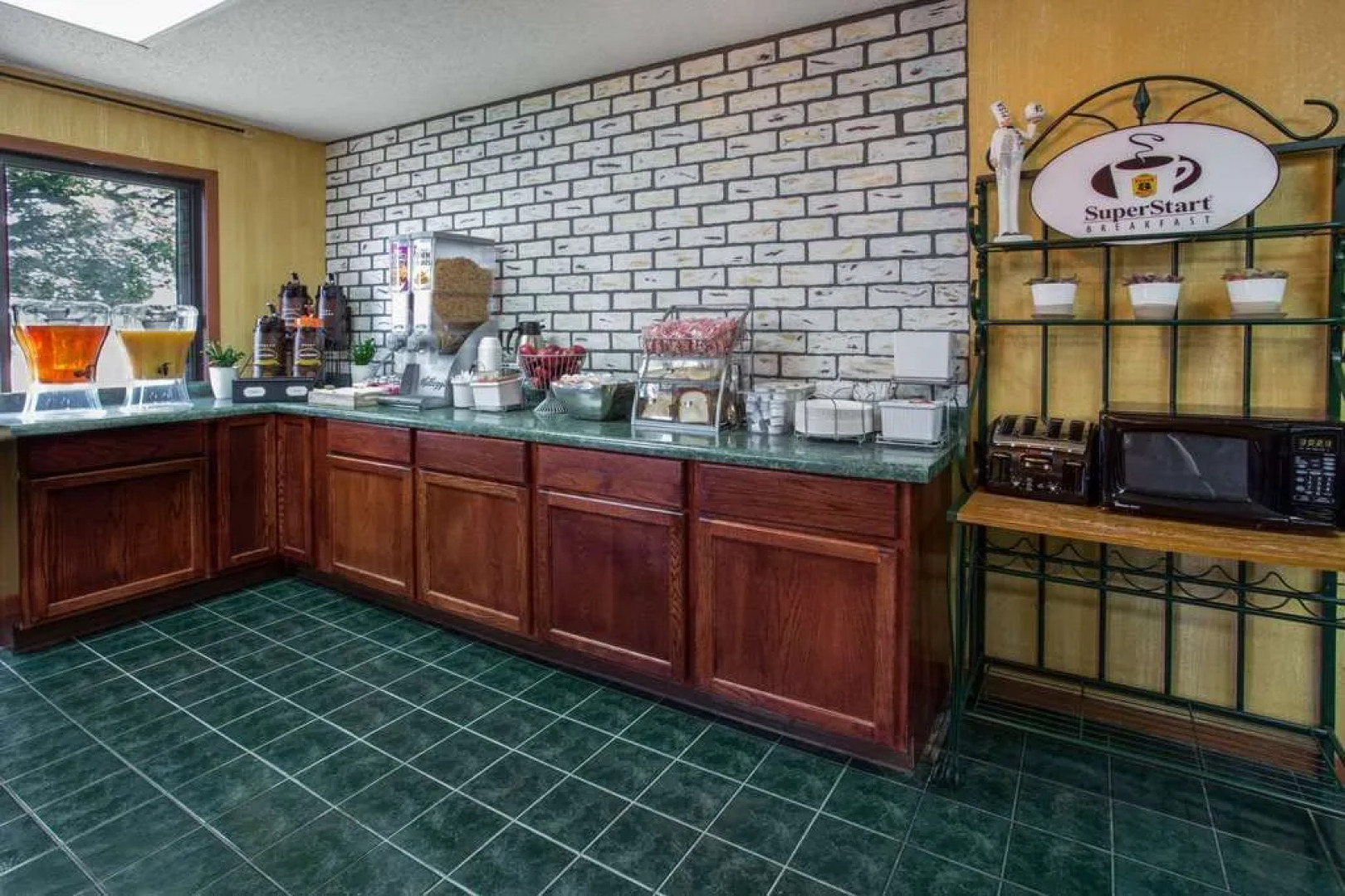 Super 8 Oshkosh Airport