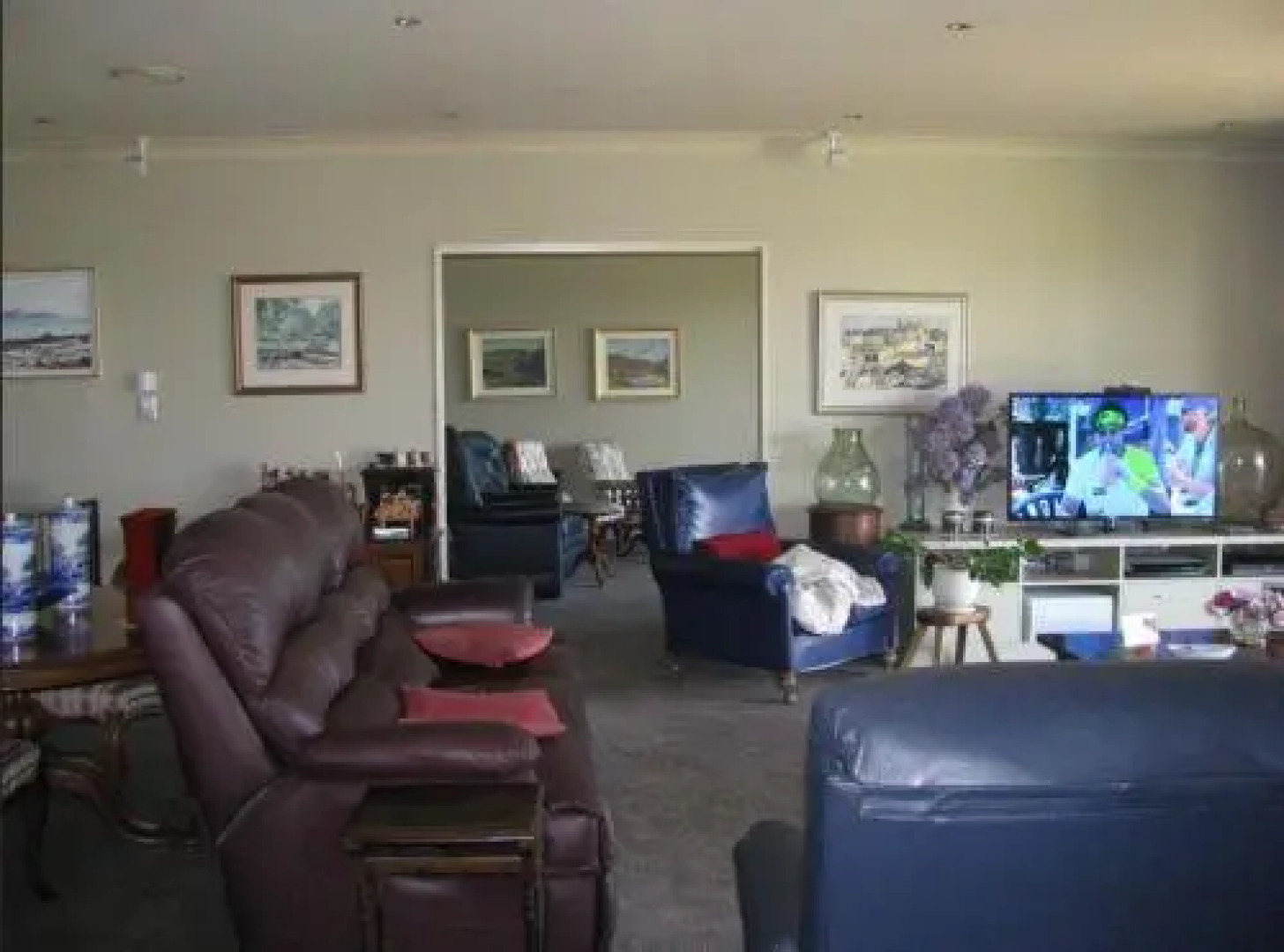 Cricklewood House Bed & Breakfast