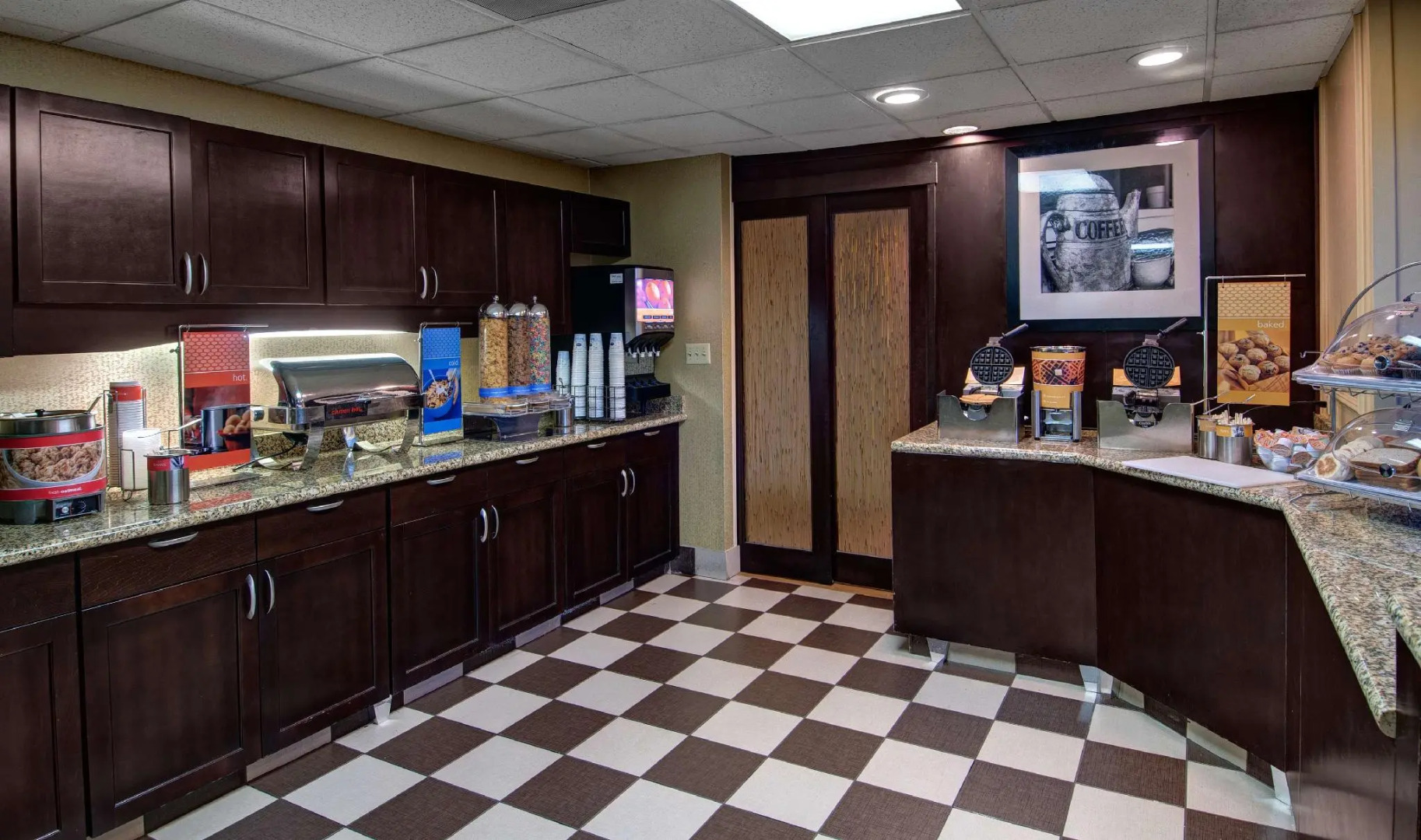 Hampton Inn & Suites Williamsburg-Richmond Rd.